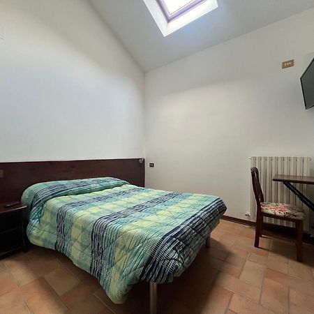 Guerrin Meschino Hotel Montemonaco Kültér fotó