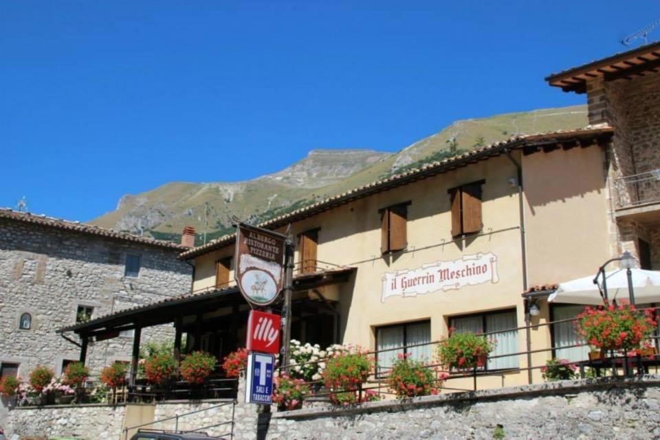 Guerrin Meschino Hotel Montemonaco Kültér fotó